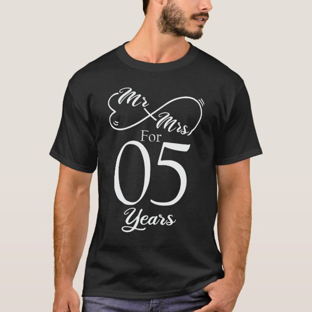 Herr & Fru i 5 år 5-års bröllopsdag T Shirt (Framsida)