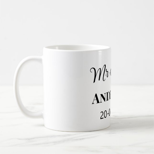 Herr & Fru lägg till familjenamn datum år bröllops Kaffemugg (Vänster)