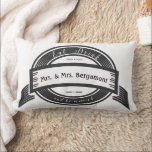 Herr och fru Eat Drink och gift er med Bröllop Lumbarkudde<br><div class="desc">Mr och Mrs Eat Drink och Married Bröllop Pillow in Black and White. Du kan anpassa den vackra Vintagen Bisto Stil Aesthetic Pillow så att du kan säga vad du vill för Bride (bröllopsmottagning eller Newlyged Gift) eller frun (2:a årsdagen Gift) eller köpa två Mrs och en Mr för Newlyweds....</div>