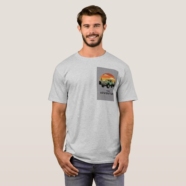 Herrgrå äventyrsgrafiskt tryckt t-shirt (Hel framsida)