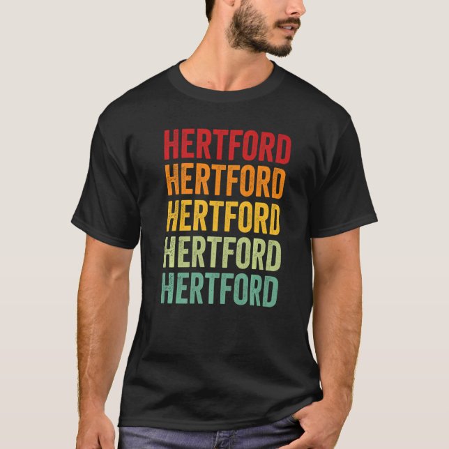 Hertford County North Carolina Rainbow Text T Shirt (Framsida)