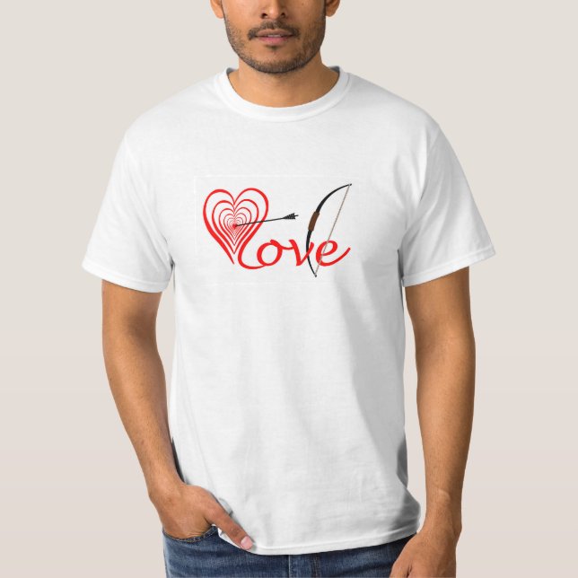 Herz Liebe Dartscheibe mit Pfeil und Bogen Tee Shirt (Framsida)