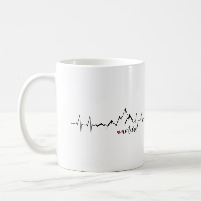 Herzschlag EKG Liebe zu Bergen und Natur Kaffemugg (Vänster)