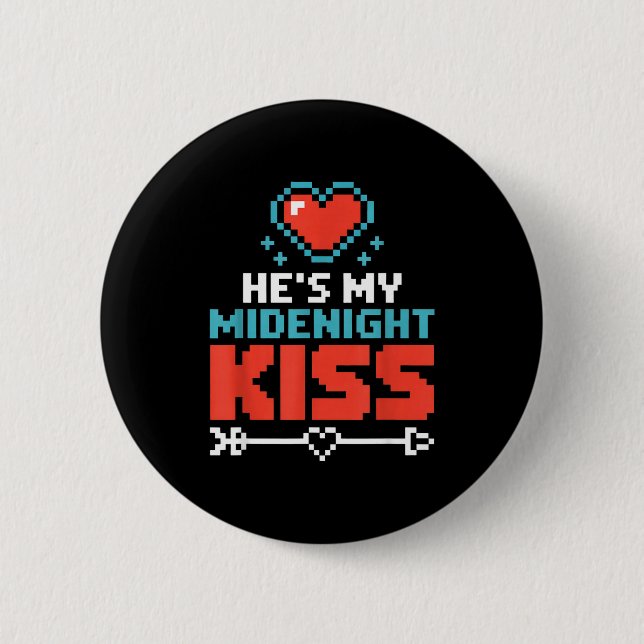Hes My Midnight Kiss Happy New Year Matching Coupl Knapp (Framsida)