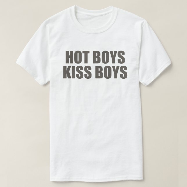 Heterojämts Kissar Pojkar | HBTQ+ Pride Kläder | D T Shirt (Design framsida)