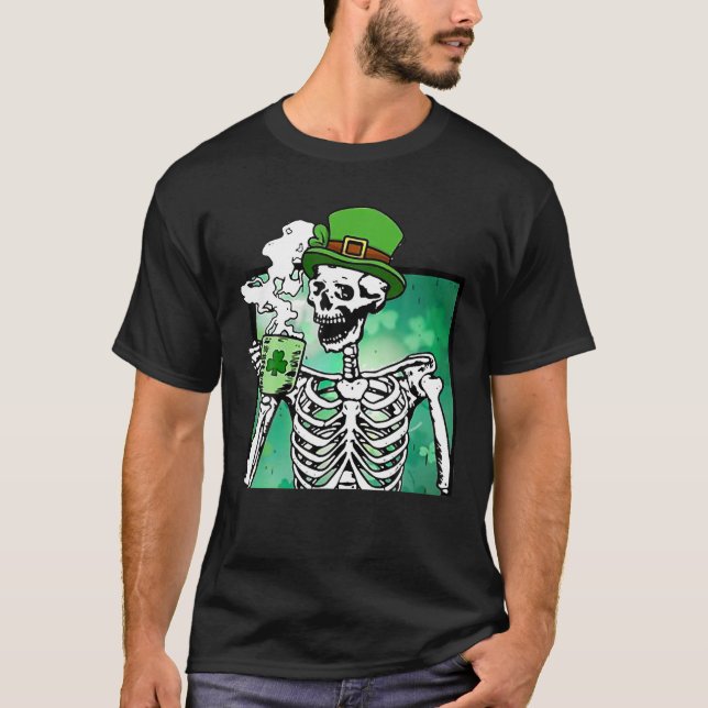 Hett Coffee Skeleton St patricks day Lucky Latte G T Shirt (Framsida)