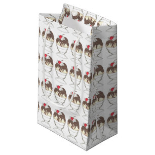 Hett Fudge Ice Cream Sundae Dessert Scoop Shop