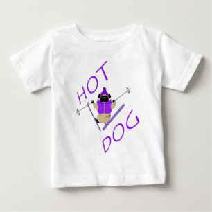 Hett Hund Funny Skiing Pug Lila Jacka och Skis T Shirt