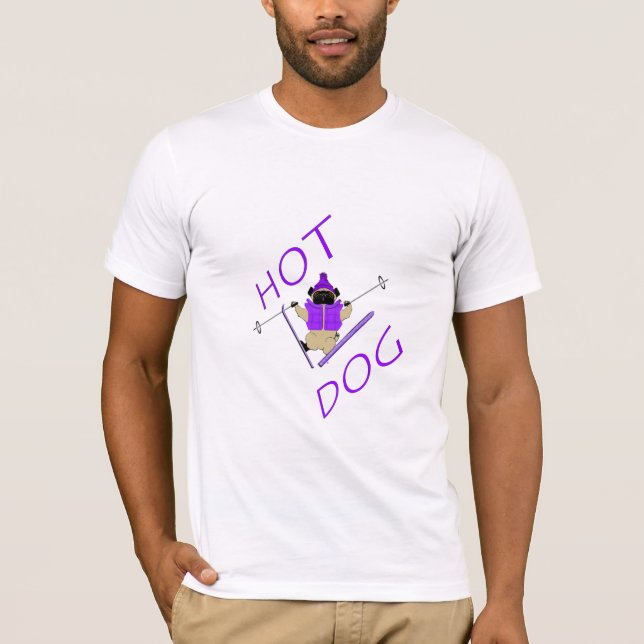 Hett Hund Funny Skiing Pug Lila Jacka och Skis T Shirt (Framsida)