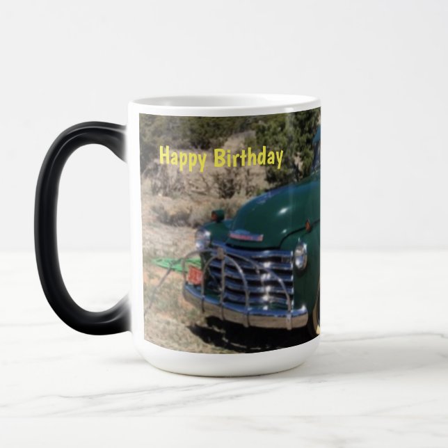 Hett Kaffe gör att fotot plötsligt visas Magisk Mugg (Vänster)