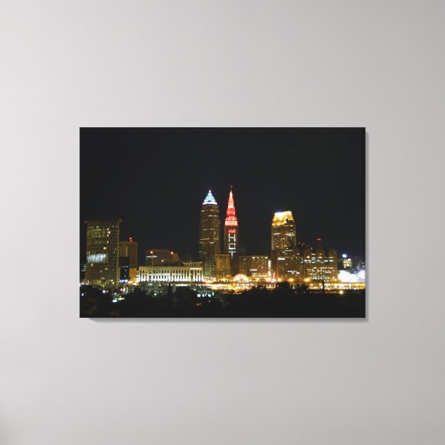 (Hett Torn Ljus) Cleveland, OH-utskrift Canvastryck (Framsida)