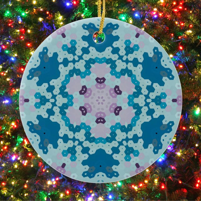 Hex Mandala Blue och Lila Julgransprydnad Keramik (Blue and Purple Hexagon Mandala Christmas Ornament from Wormhole Orbital)