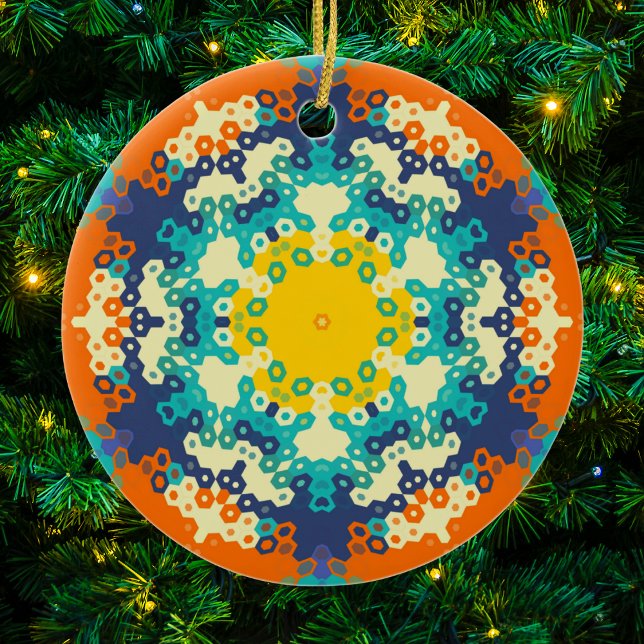 Hex Mandala Blue Orange och Gult Julgransprydnad Keramik (Blue Orange and Yellow Hexagon Mandala Christmas Ornament from Wormhole Orbital)