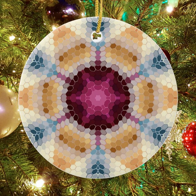 Hex Mandala Orange Rosa och Blue Julgransprydnad Keramik (Orange Pink and Blue Hexagon Mandala Christmas Ornament from Wormhole Orbital)