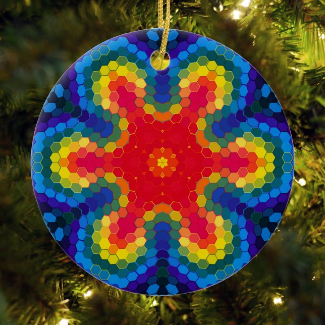 Hex Mandala Red Gult och Blue Julgransprydnad Keramik (Red Yellow and Blue Hexagon Mandala Ornament from Wormhole Orbital)