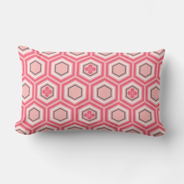 Hexagonal Kimono Print, Coral Rosa and White Lumbarkudde (Framsida)
