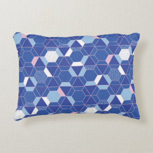 Hexagoner, trianglar: geometrisk abstrakt mönster. prydnadskudde