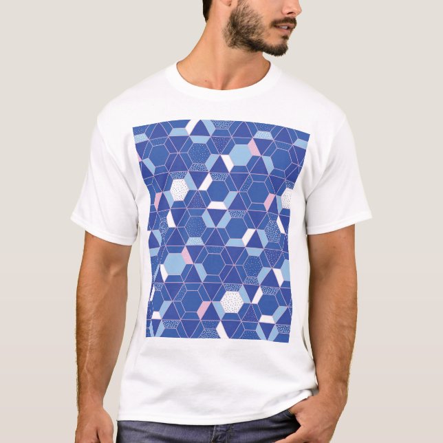 Hexagoner, trianglar: geometrisk abstrakt mönster. t shirt (Framsida)