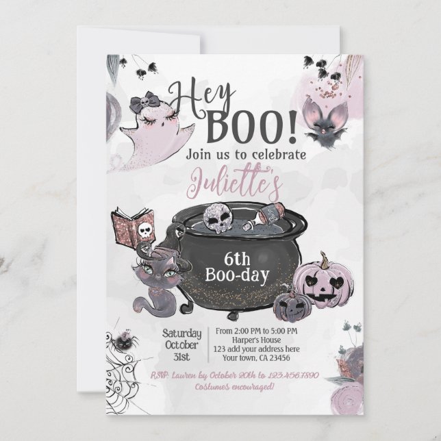 Hey Boo Witch Cauldron Birthday Inbjudningar (Framsida)