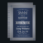 Hh! Överraskad Pension Party Elegant marinblått Spara Datumet<br><div class="desc">Kan du behålla en hemlighet? Kolleger, medarbetare, familj och vänner i inbjudan till en elegant och spännande överraskning pension firande med anpassningsbar marin blå och faux silver-folie sparar datuminbjudningarna. Alla formuleringar i den här mallen är enkla att anpassa, inklusive meddelandet "Shhh!! "Det är en SURPRISE." Utformningen har en modern stripe-gräns,...</div>