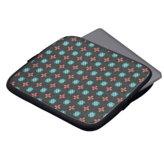 High-Contrast Black and Neon Geometric Laptop Case Fodral