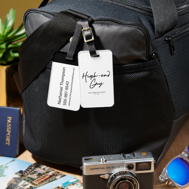 High-End Gay - den vita Lotus Bagagebricka (Fram & Baksida)