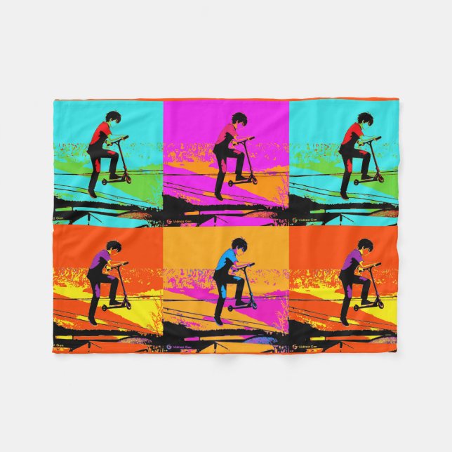 High Flying Scooter Tricks - Stunt Scooter Rider Fleecefilt (Framsidan (Horisontell))