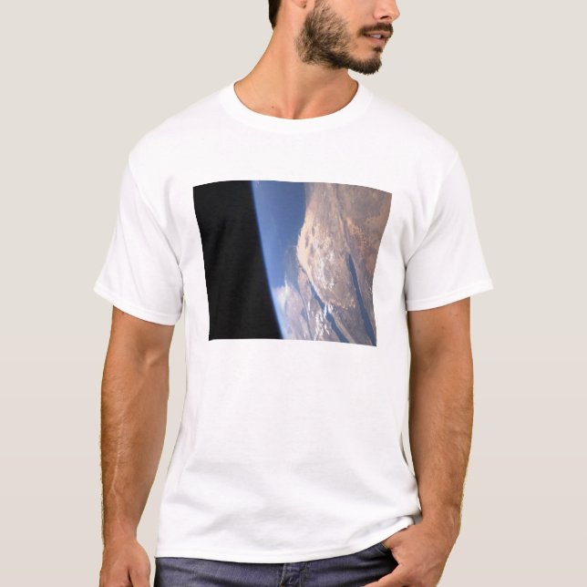 High oblique scen tee (Framsida)