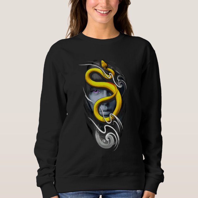 High Priestess Medusa Greek Mythology T Shirt (Framsida)
