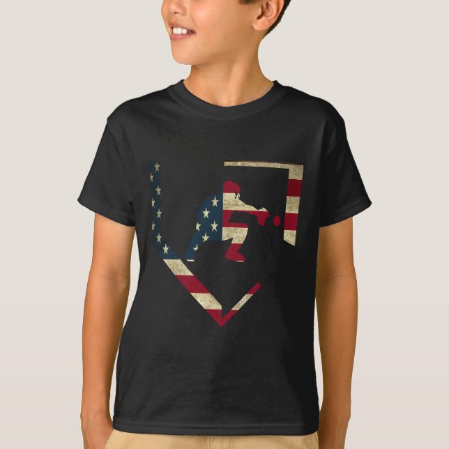 High School Baseball Catcher Gear American Flagga  T Shirt (Framsida)