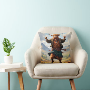 Highland Cow Dancing the Highland Fling. Kudde