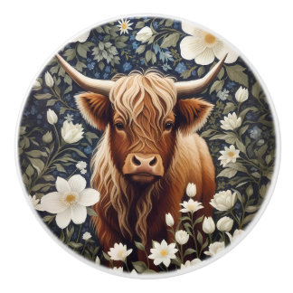Highland Cow Elegant White Floral Knopp