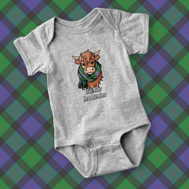 Highland Cow med Blair Tartan Scarf T Shirt (Skapare uppladdad)