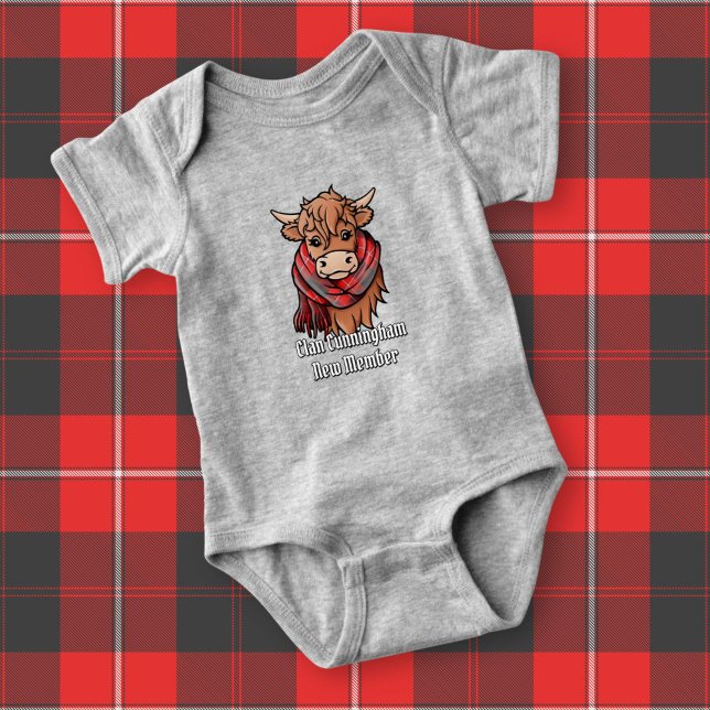 Highland Cow med Cunningham Tartan Scarf T Shirt (Skapare uppladdad)