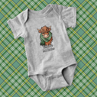 Highland Cow med Currie Tartan Scarf T Shirt