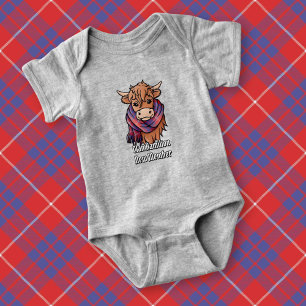 Highland Cow med Hamilton Red Tartan Scarf T Shirt
