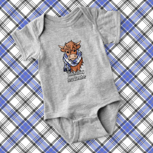 Highland Cow med Hannay Tartan Scarf T Shirt