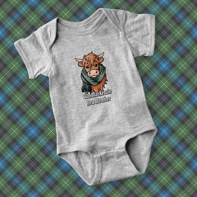 Highland Cow med MacKenzie Tartan Scarf T Shirt (Skapare uppladdad)