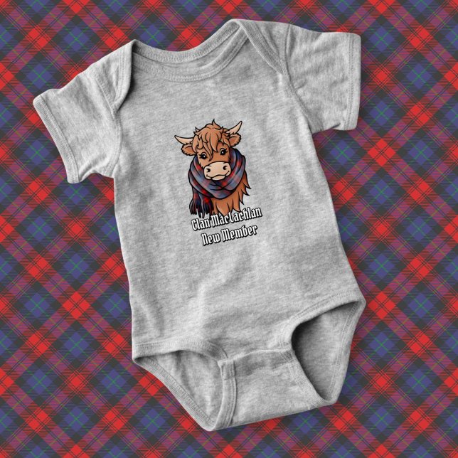 Highland Cow med MacLachlan Tartan Scarf T Shirt (Skapare uppladdad)