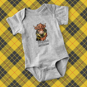 Highland Cow med MacLeod of Lewis Tartan Scarf T Shirt
