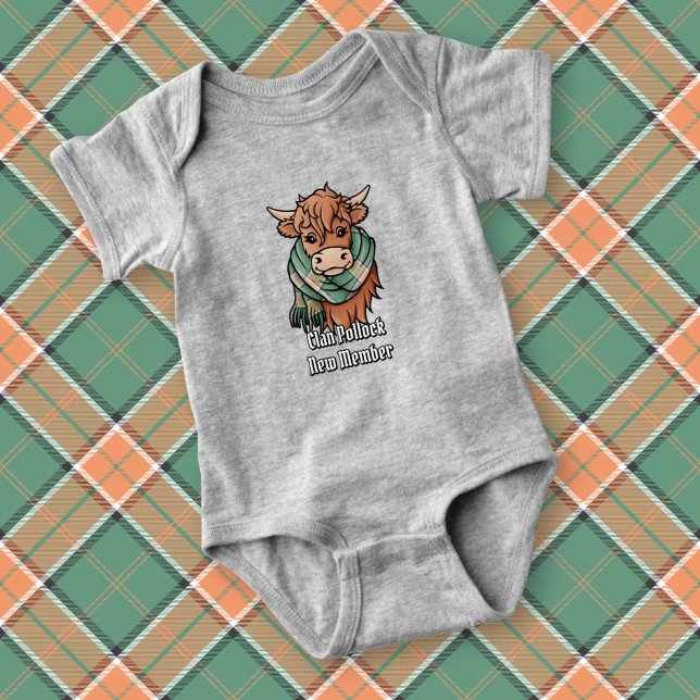 Highland Cow med Pollock Tartan Scarf T Shirt (Skapare uppladdad)