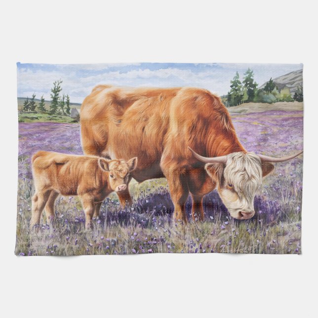Highland Cow och Calf Lila Wildblommor Kökshandduk (Horisontell)