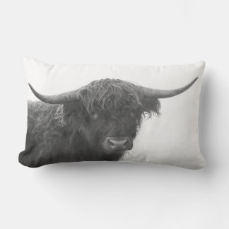 Highland Cow Pillow Black & White Lumbarkudde