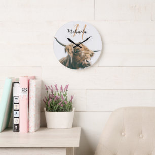 Highland cow portrait custom name initial monogram stor klocka
