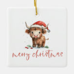 Highland Cow Santa Script namn God jul Julgransprydnad Keramik<br><div class="desc">Highland Cow Santa Script namn God jul. Festiv finkänslighet för juldekaler,  med den här roligten designad med en söt hödeko i hans julhatt. God jul finns i ett skript för snyggt.</div>