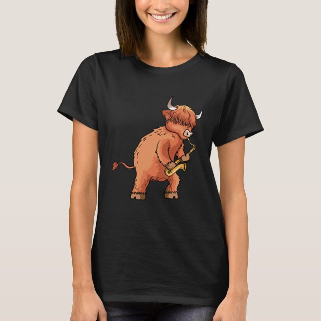 Highland Cow Saxophone Music T Shirt (Framsida)