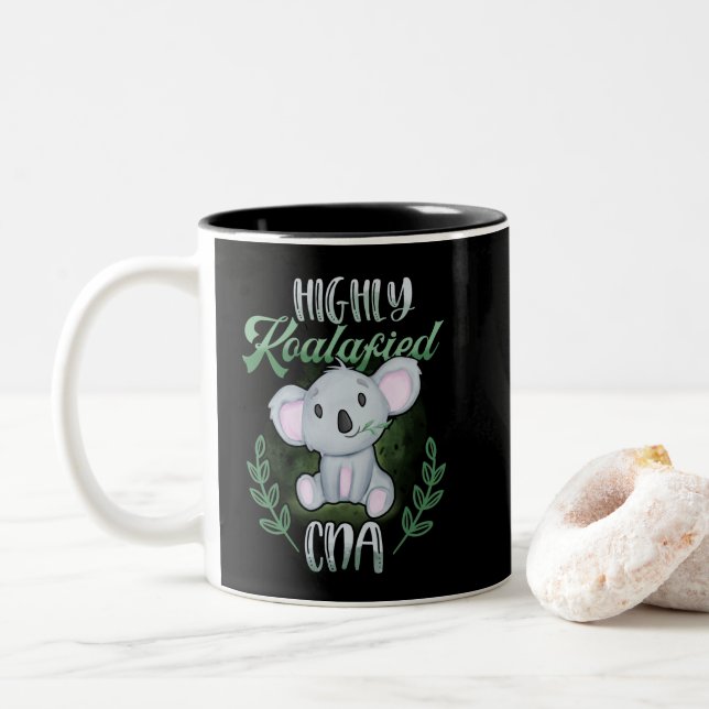 Highly Koalafied CNA Koala Bear Två-Tonad Mugg (Med munk)