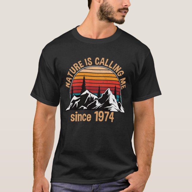 Hiker Birthday Gift 1974 T Shirt (Framsida)