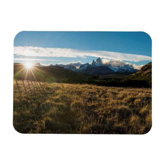 Hiker Tittar i Fitz Roy Mountains, Patagonia Magnet (Horisontell)