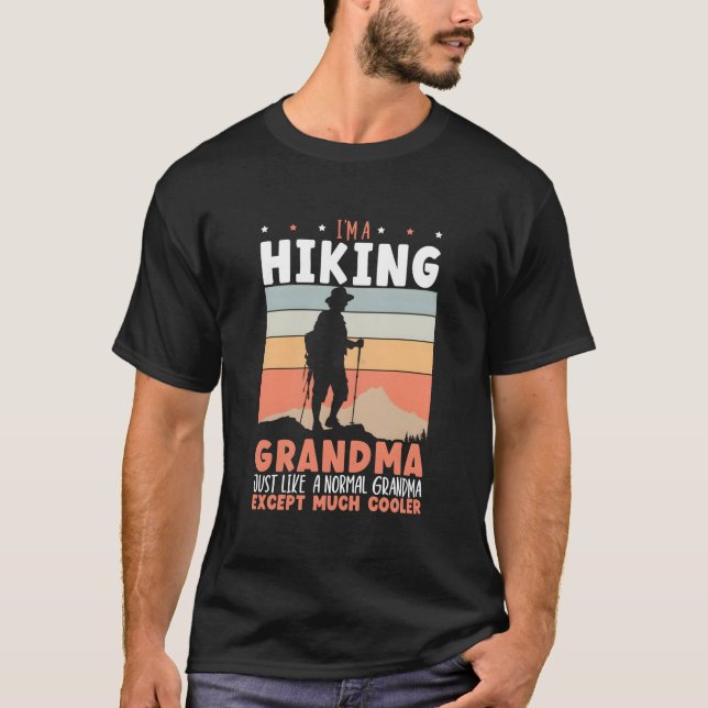 Hiking Grandma Mountain Climbing Hiker Grandmother T Shirt (Framsida)
